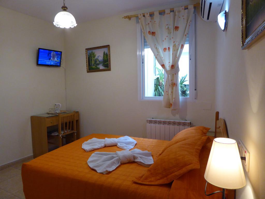 Hostal Huespedes Toledo Madrid Chambre photo